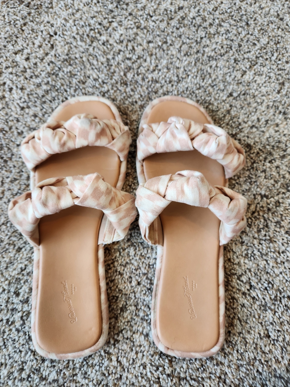 Universal Thread Neutral Sandals - Picture 2 of 4
